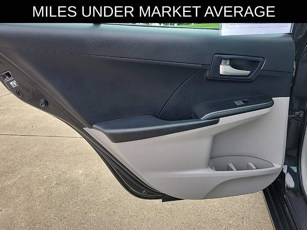 Used 2012 Toyota Camry LE FWD image 12