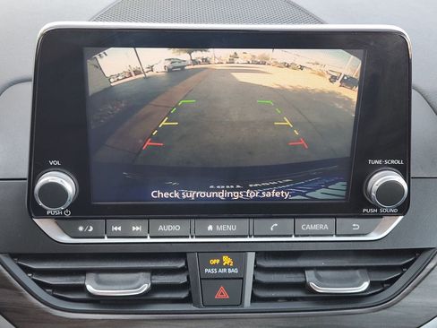 Used 2024 Nissan Altima 2.5 SV image 17