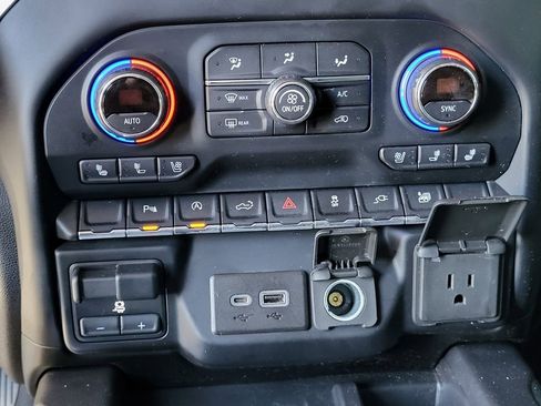 Used 2021 Chevrolet Silverado 1500 LTZ w/ LTZ Convenience Package II AWD/4WD image 24