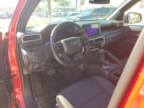 Used 2025 Toyota Tacoma SR image 17