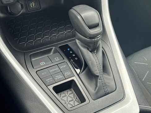 Certified 2025 Toyota RAV4 XLE AWD/4WD image 35