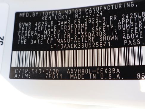 Used 2025 Toyota Camry SE image 38