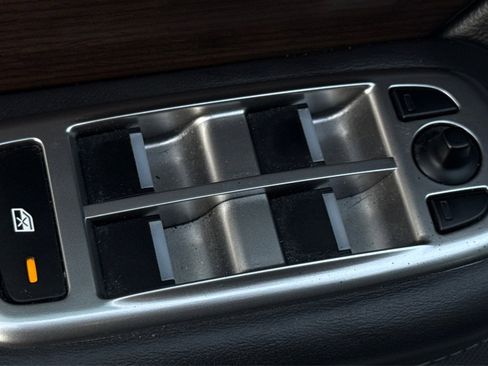 Used 2014 Jaguar XF 3.0 image 35