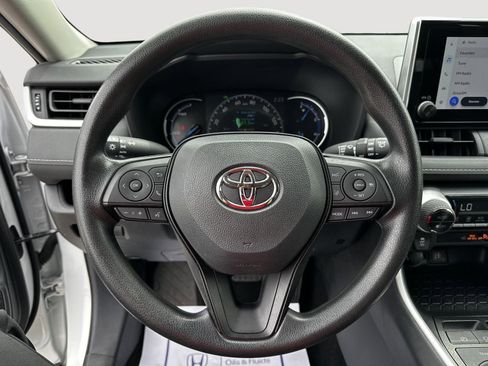 Used 2025 Toyota RAV4 XLE AWD/4WD image 10