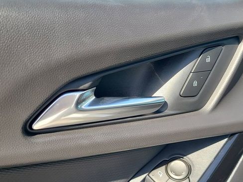 New 2026 Chevrolet Equinox LT FWD image 17