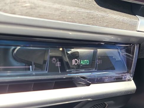 Used 2023 BMW 740i RWD image 22