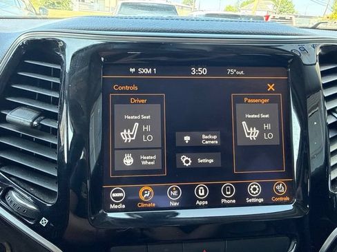 Used 2019 Jeep Cherokee Limited AWD/4WD image 23