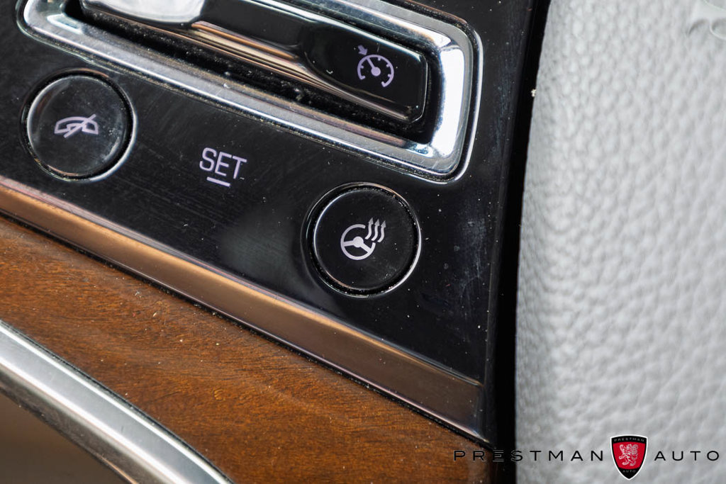 Used 2020 Cadillac Escalade Premium Luxury AWD/4WD image 15