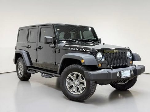 Used 2018 Jeep Wrangler Unlimited Rubicon w/ Connectivity Group AWD/4WD image 5