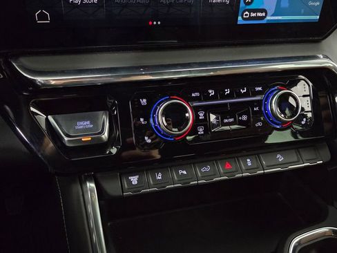 Used 2025 GMC Sierra 2500 Denali Ultimate AWD/4WD image 18