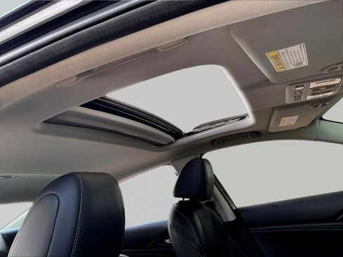 Used 2021 Honda Insight Touring image 25