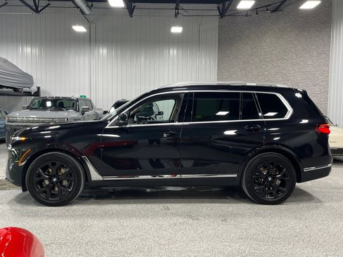 Used 2023 BMW X7 xDrive40i w/ Executive Package image 2