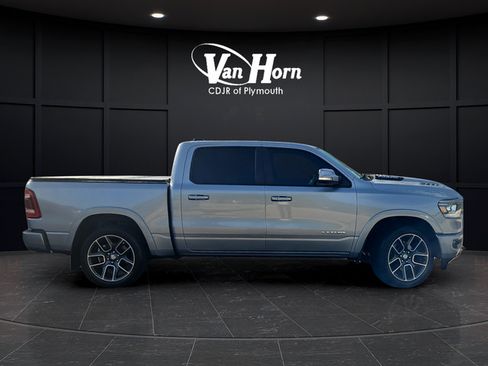 Used 2019 RAM 1500 Laramie AWD/4WD image 9