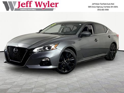 Used 2022 Nissan Altima 2.5 SR w/ Midnight Edition Package FWD image 1