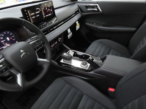 New 2026 Mitsubishi Outlander SE AWD/4WD image 18