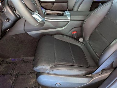 New 2025 Mercedes-Benz GLC 300 image 4