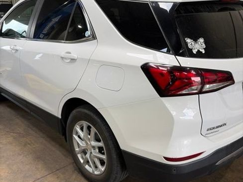 Used 2022 Chevrolet Equinox LT FWD image 11