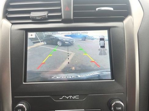 Used 2019 Ford Fusion SE image 27