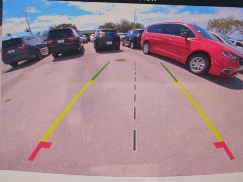 New 2026 Chrysler Pacifica Select image 22