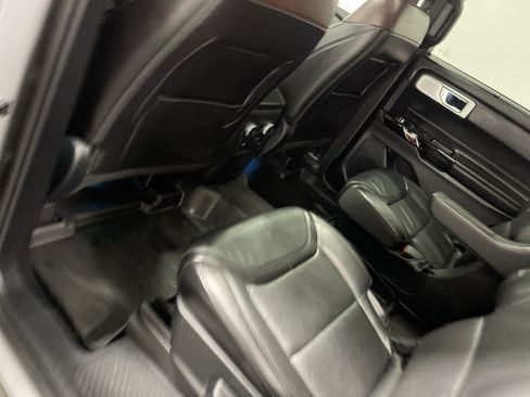 Used 2021 Ford Explorer Platinum w/ Equipment Group 601A image 17