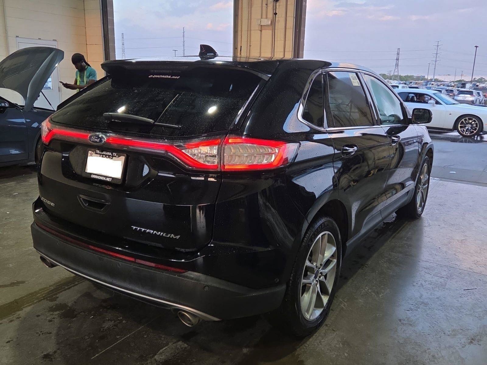 Used 2018 Ford Edge Titanium w/ Equipment Group 302A FWD image 4