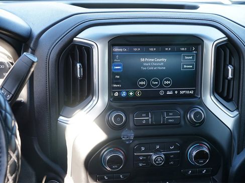 Used 2021 Chevrolet Silverado 2500 LT w/ Convenience Package image 22