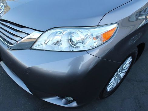 Used 2016 Toyota Sienna XLE FWD image 10