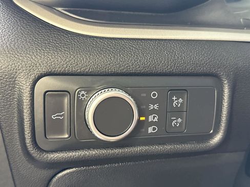 Used 2022 Ford Explorer XLT image 23