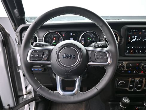 Used 2023 Jeep Wrangler Unlimited Sahara image 28