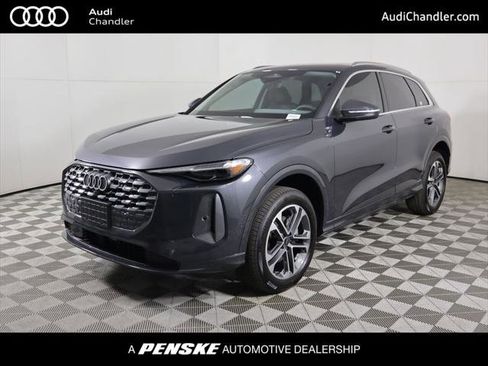 Used 2025 Audi Q5 Premium w/ Premium Plus AWD/4WD image 1