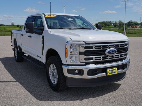 Used 2025 Ford F250 XLT AWD/4WD image 4