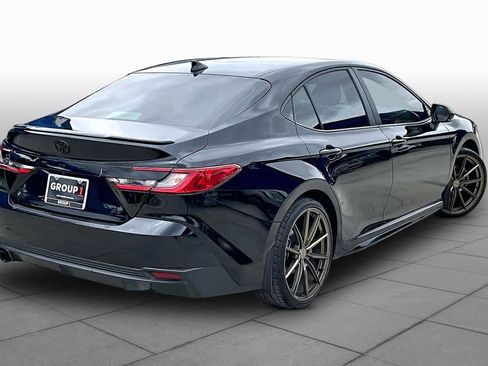 Used 2025 Toyota Camry SE w/ Convenience Package FWD image 12