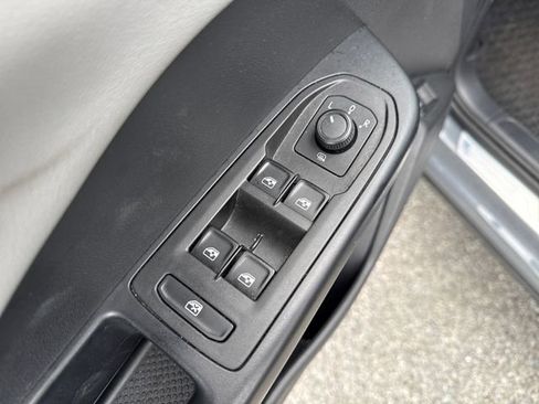 Used 2022 Volkswagen Taos SE w/ Driver Assistance Package AWD/4WD image 24