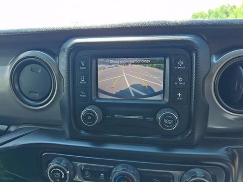 Used 2021 Jeep Wrangler Unlimited Sport AWD/4WD image 18