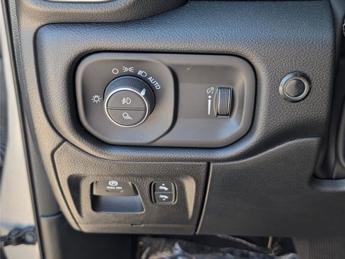 Used 2022 RAM 1500 Big Horn AWD/4WD image 24
