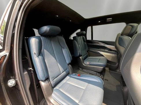 Used 2025 Cadillac Escalade IQ Luxury 2 w/ LPO, Premium Carpet Package AWD/4WD image 24