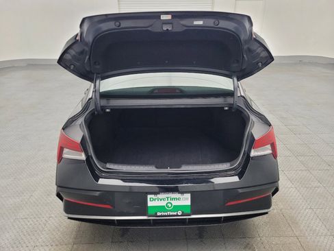 Used 2025 Hyundai Elantra SEL image 29