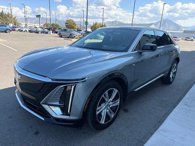 Used 2024 Cadillac Lyriq Tech AWD/4WD image 3