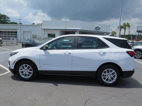 Used 2022 Chevrolet Equinox LS FWD image 6