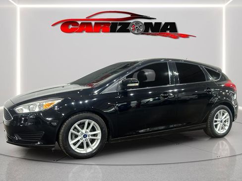 Used 2017 Ford Focus SE image 2