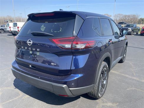 Used 2025 Nissan Rogue SV AWD/4WD image 6
