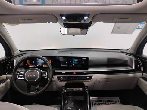 Used 2025 Kia Sorento S w/ Panoramic Sunroof Package FWD image 15