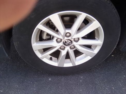 Used 2025 Toyota Camry LE image 3