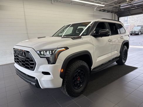 Used 2024 Toyota Sequoia TRD Pro AWD/4WD image 4