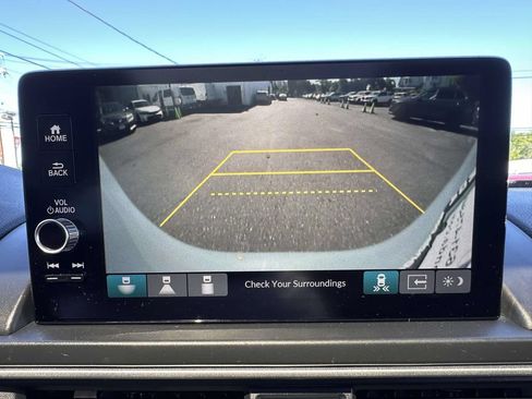 Used 2025 Honda Pilot Touring image 24