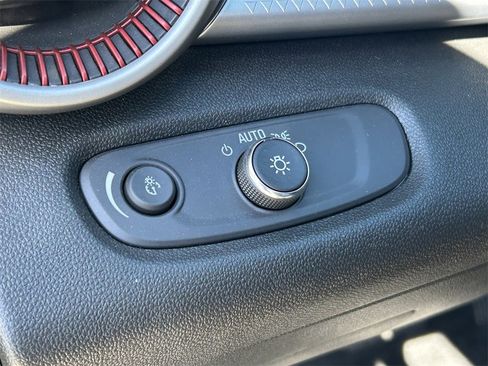 Used 2025 Chevrolet Trax RS w/ Driver Confidence Package image 18