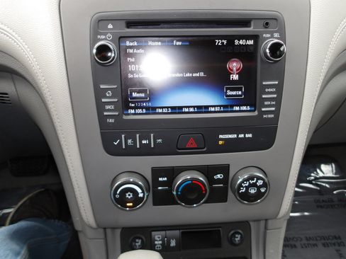 Used 2016 Chevrolet Traverse LS image 19