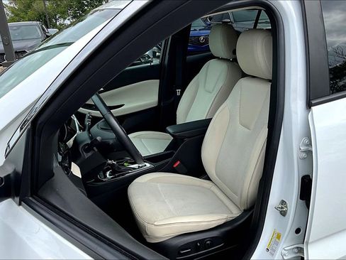 Used 2022 Buick Encore GX Select image 34