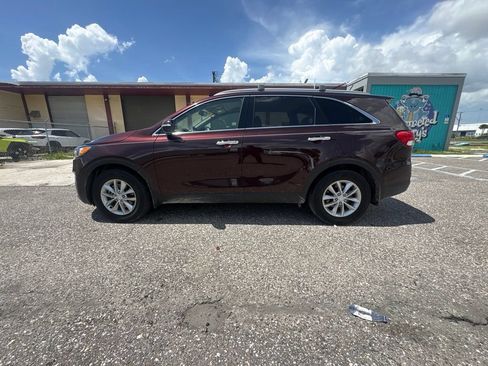 Used 2016 Kia Sorento FWD image 6