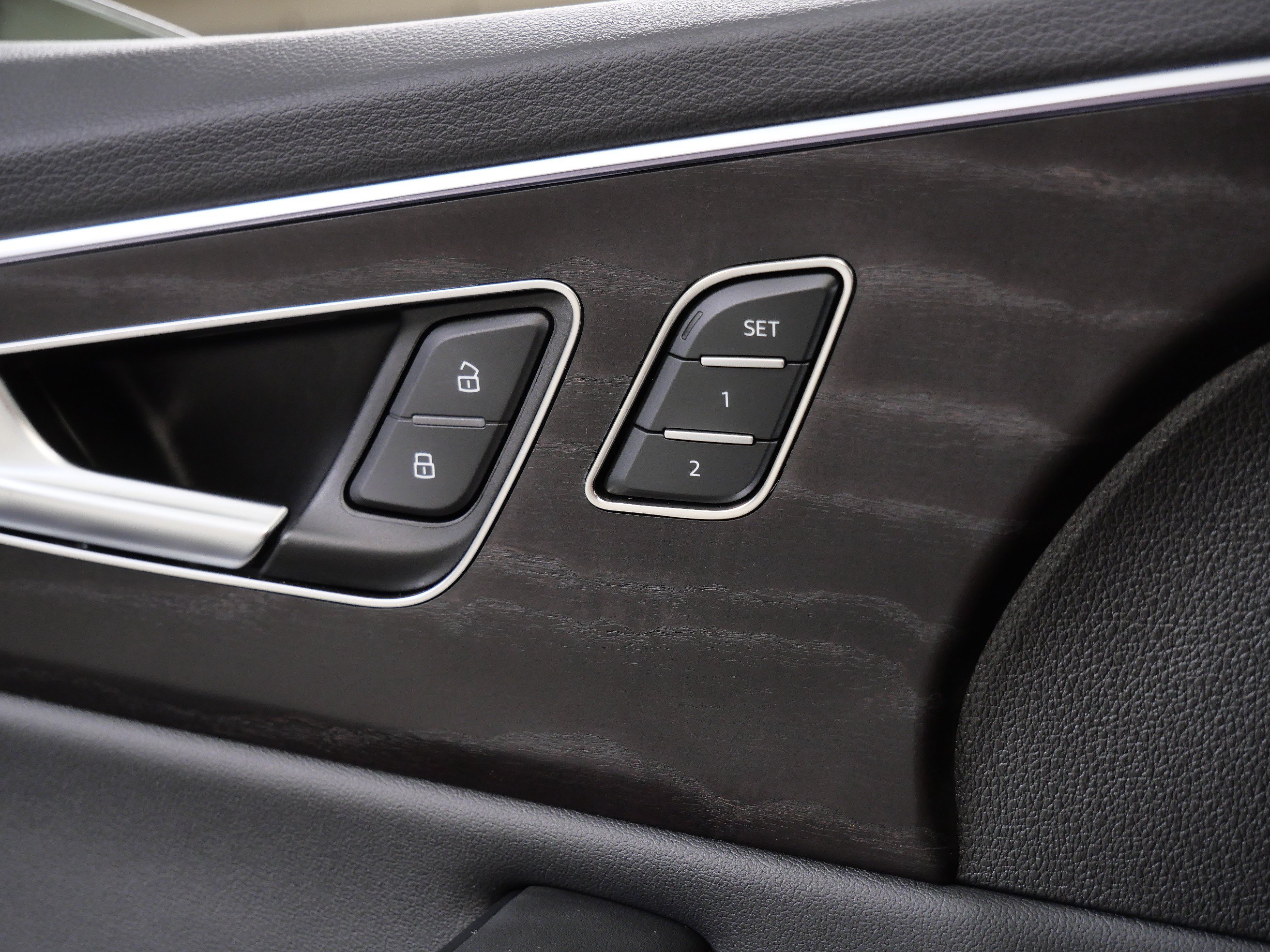 Used 2023 Audi Q8 Premium Plus w/ Premium Plus Package AWD/4WD image 30